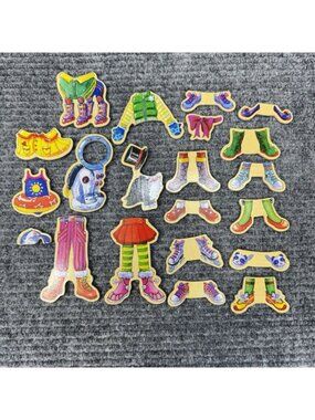 T.S. Shure Daisy Girls Wooden Magnetic Dress Up Lot Shoes Clothing Pet Outfit 8”